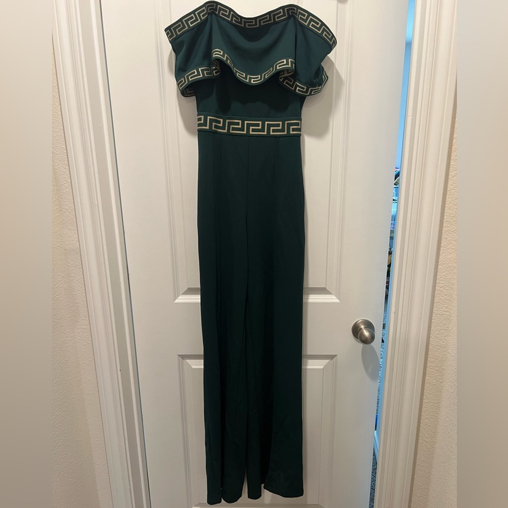 Valentine women’s romper/jump suit Sz small